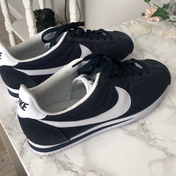 nike navy cortez
